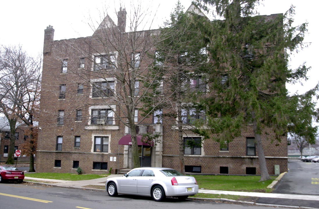 279 4th Ave in East Orange, NJ - Building Photo