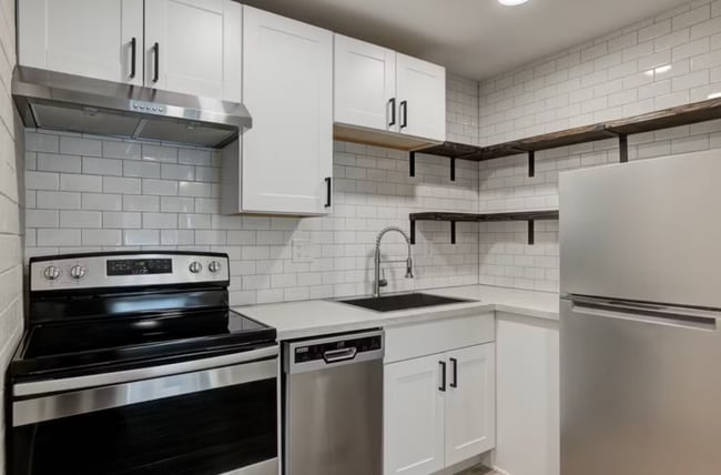 property at 1606 E Catalina Dr