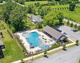 7458 White Pine Dr in Ooltewah, TN - Building Photo