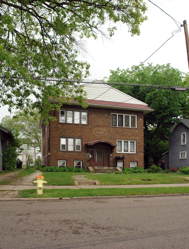 580 Blaine Ave in Akron, OH - Foto de edificio - Building Photo