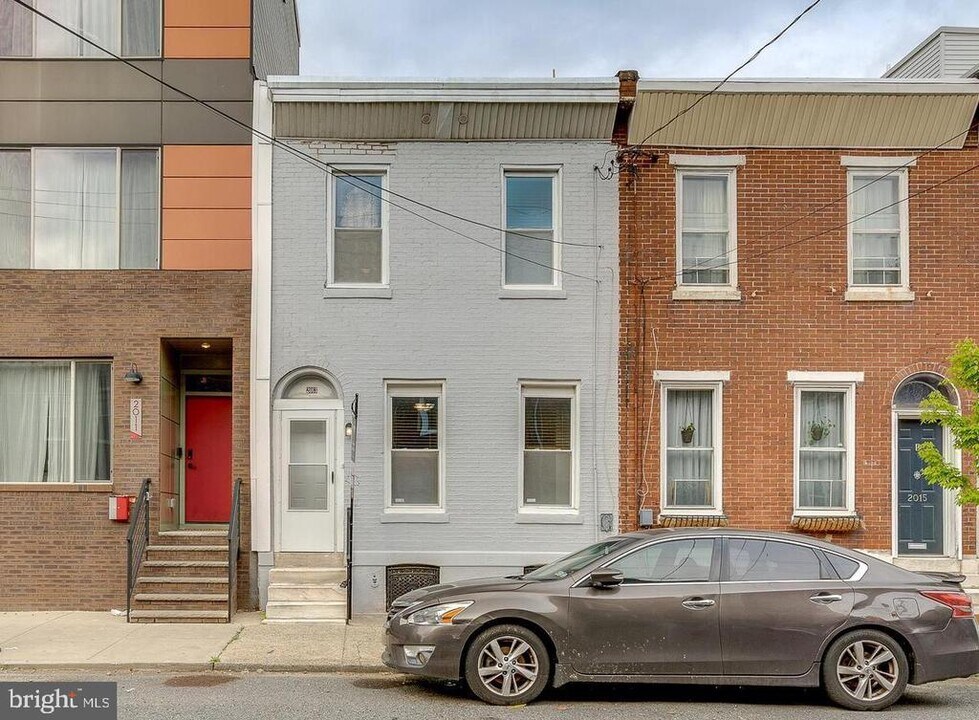 2013 E Huntingdon St in Philadelphia, PA - Building Photo