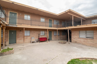 Grayson Ridge Apartments in San Antonio, TX - Building Photo - Building Photo