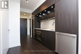 55-1655 Regent Park Blvd in Toronto, ON - Building Photo - Building Photo