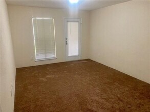 777 Riverside Dr in Coral Springs, FL - Building Photo - Building Photo
