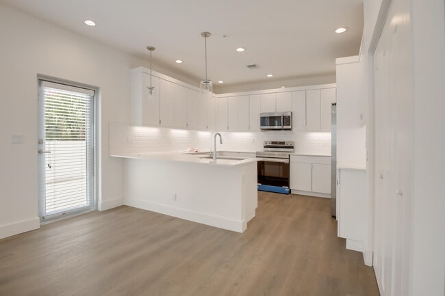 211 S Ocean Blvd in Lake Worth, FL - Building Photo - Building Photo