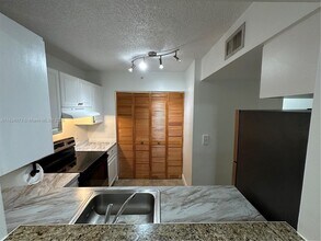 1350 SE 3rd Ave in Dania Beach, FL - Building Photo - Building Photo