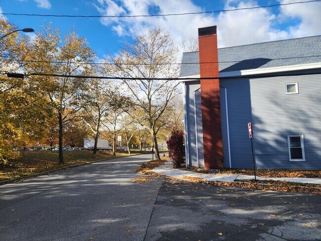 67 S Clover St in Poughkeepsie, NY - Building Photo - Building Photo