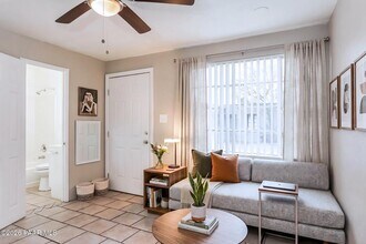 302 W Flores St in Tucson, AZ - Building Photo - Building Photo