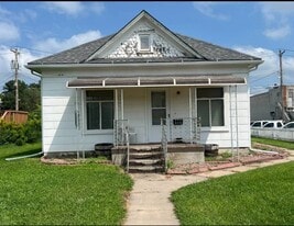 409 N St in Neligh, NE - Building Photo