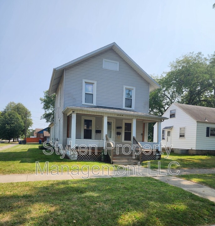 904 S 4th Ave in Kankakee, IL - Foto de edificio