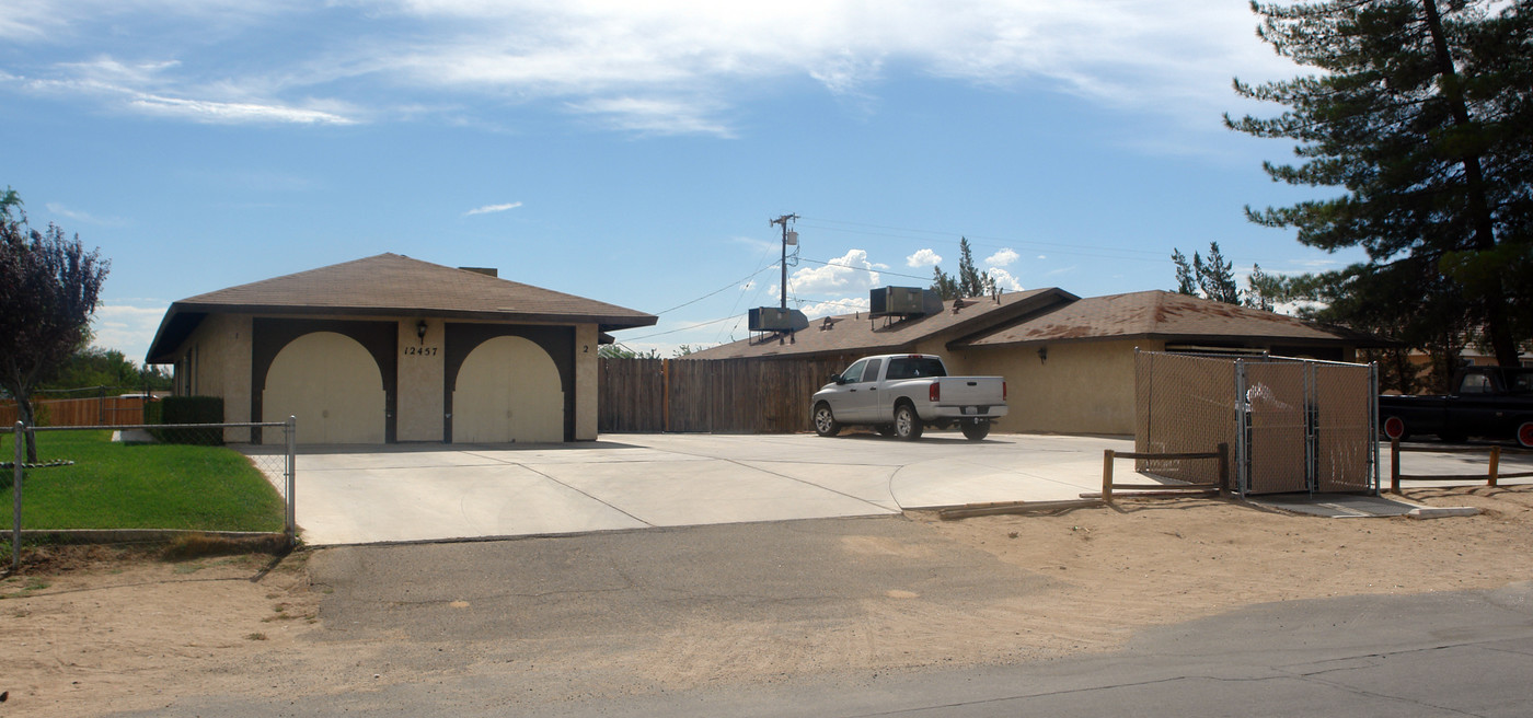 12457 Red Wing Rd in Apple Valley, CA - Building Photo