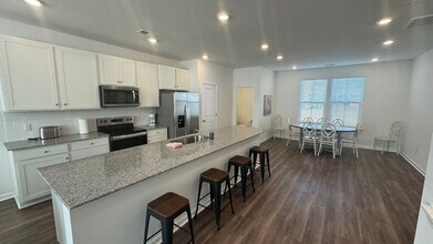 151 Roxanne Dr in Goose Creek, SC - Building Photo - Building Photo