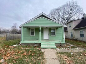 1025 Sharon Ave in Indianapolis, IN - Building Photo
