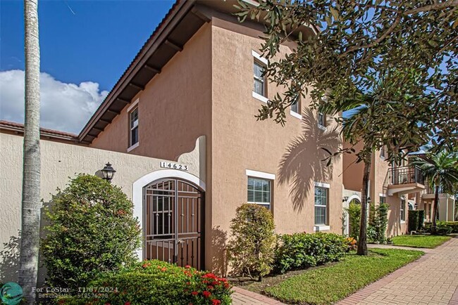 14623 SW 13th St in Pembroke Pines, FL - Foto de edificio - Building Photo