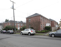 Senate Court in Portland, OR - Foto de edificio - Building Photo