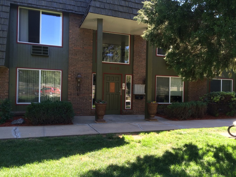 Silver Leaf Apartment Homes in Lakewood, CO - Building Photo