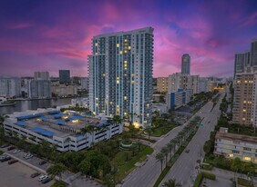 1945 S Ocean Dr in Hallandale Beach, FL - Building Photo