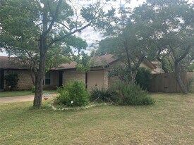11701 Bayou Bend in Austin, TX - Building Photo