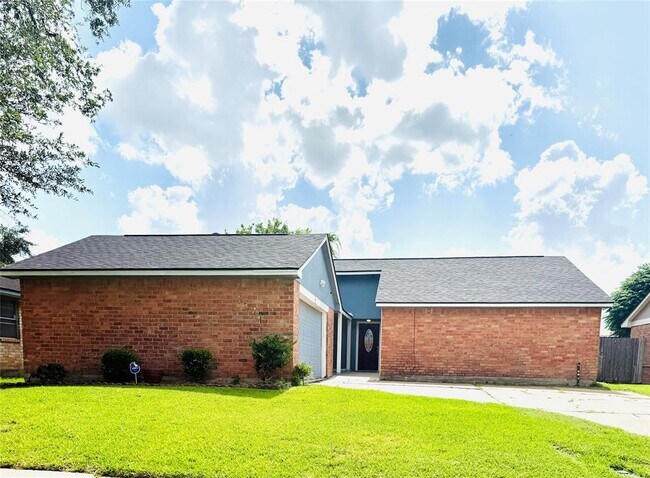 1371 Stevenage Ln in Channelview, TX - Building Photo - Building Photo