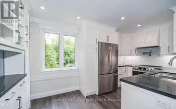 49 Royce Ave in Brampton, ON - Building Photo - Building Photo