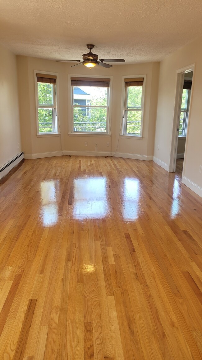 118 W Adams St, Unit 118