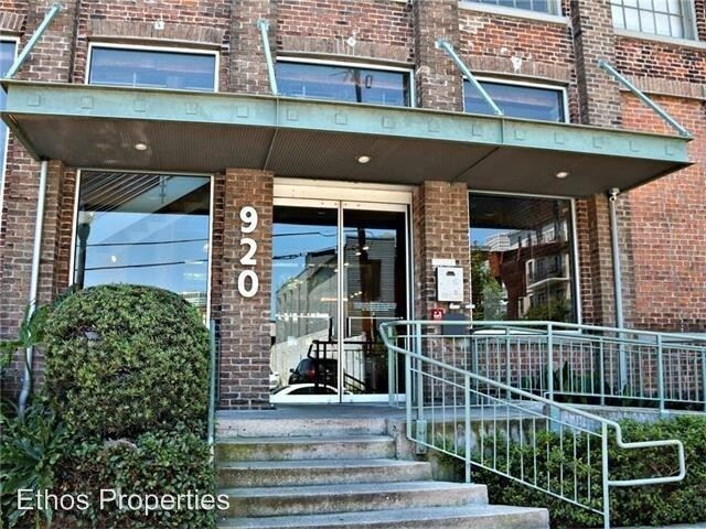 920 Poeyfarre St-Unit -#139 in New Orleans, LA - Building Photo