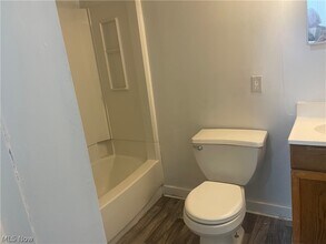 958 E Wilbeth Rd in Akron, OH - Building Photo - Building Photo