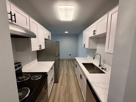 1725 SW Barton St in Seattle, WA - Building Photo