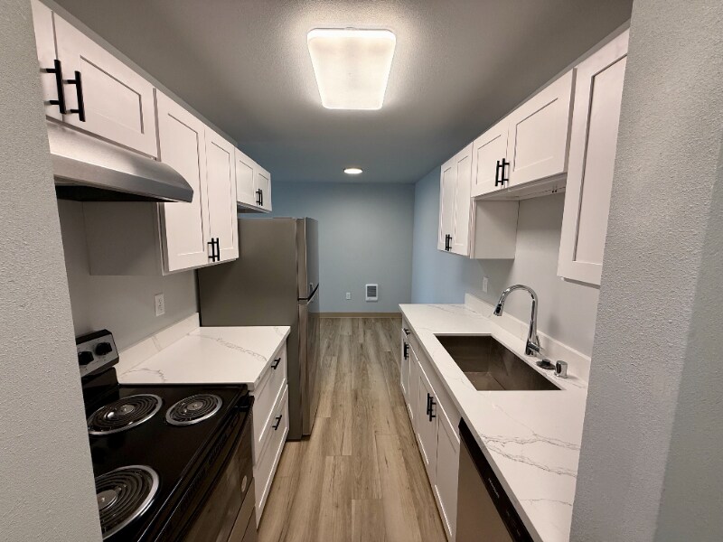 1725 SW Barton St in Seattle, WA - Building Photo