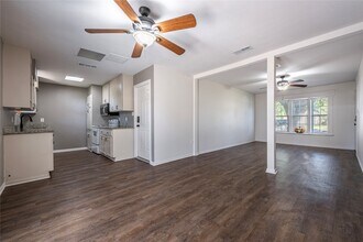 502 Bellmar Ln in Friendswood, TX - Building Photo - Building Photo