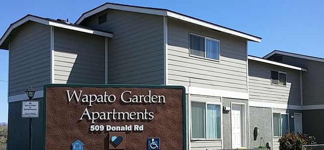 Wapato Gardens in Wapato, WA - Foto de edificio