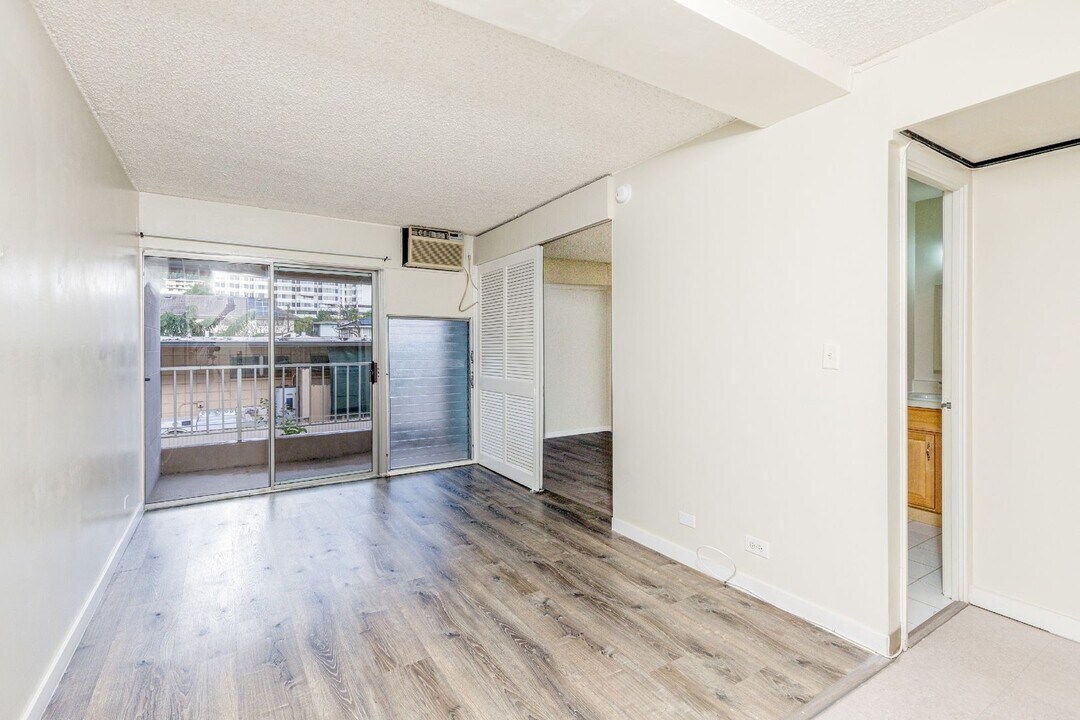 1459 Pele St in Honolulu, HI - Building Photo