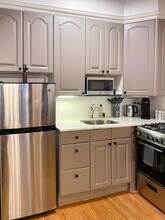 68 E Cedar St in Chicago, IL - Building Photo - Building Photo