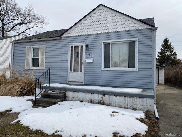 property at 920 E Mapledale Ave