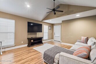 122 Acacia Ln in Abbeville, LA - Building Photo - Building Photo