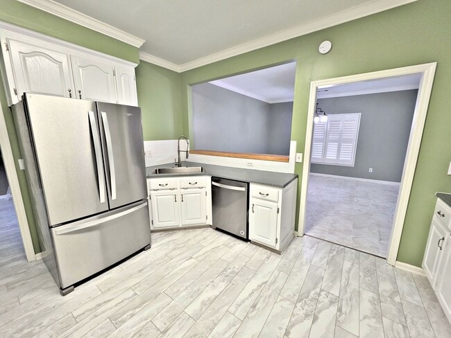 property at 2208 Yorkshire SE