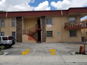 Perez Apartments in Hialeah, FL - Building Photo - Building Photo