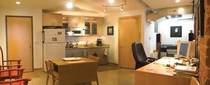 301-307 E Court Ave in Des Moines, IA - Building Photo - Interior Photo