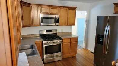 517 des in Hermitage, TN - Building Photo - Building Photo