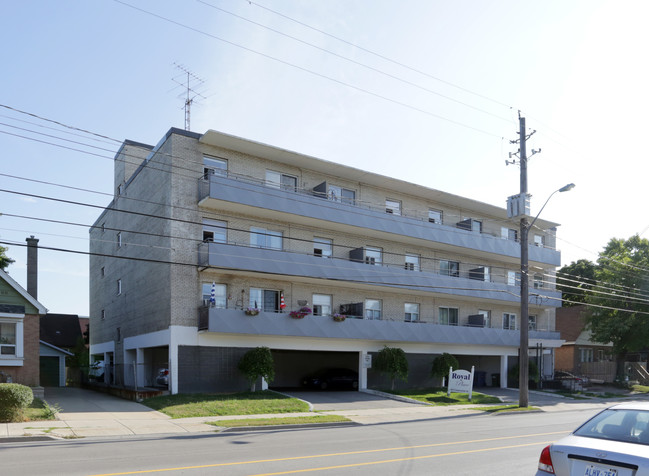 Royal Place in Hamilton, ON - Building Photo - Primary Photo