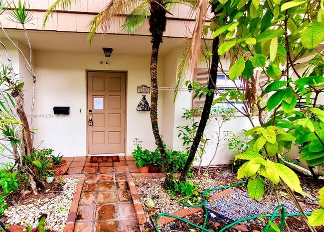 property at 3107 N Palm Aire Dr