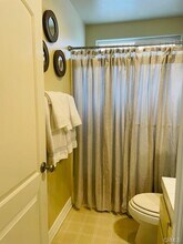 710 1/2 Marigold Ave in Newport Beach, CA - Building Photo - Building Photo