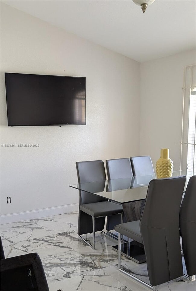 property at 612 Columbus Blvd S