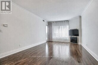1 Cordoba Dr in Vaughan, ON - Building Photo - Building Photo