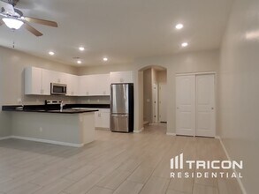 12583 W Gentle Rain Rd in Peoria, AZ - Building Photo - Building Photo
