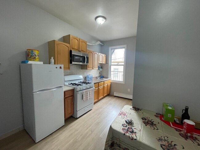 2018 Bergenline Ave in Union City, NJ - Building Photo - Building Photo