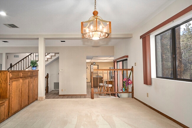 23109 Cardinal Rd in Wrightwood, CA - Building Photo - Building Photo