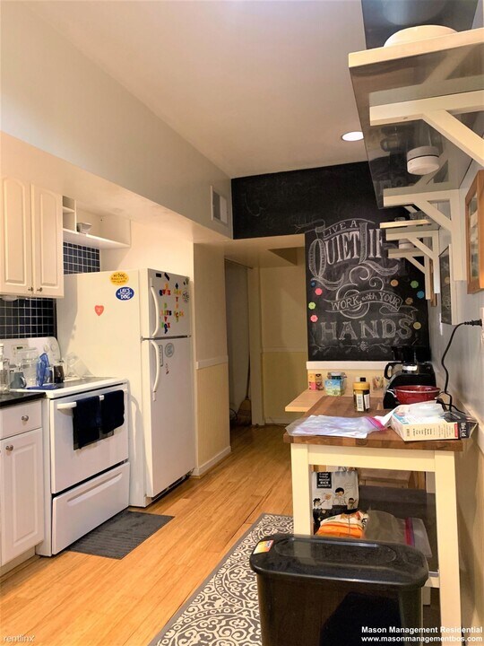 37 Lee St-Unit -Apt 1 in Cambridge, MA - Building Photo