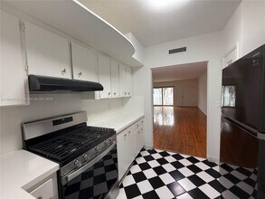 1101 98th St in Bay Harbor Islands, FL - Building Photo - Building Photo