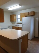 312 Baker St in Baldwin City, KS - Building Photo - Building Photo